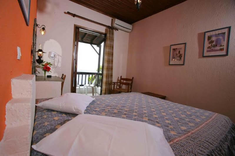 Paradise Hotel Patitiri  Bagian luar foto