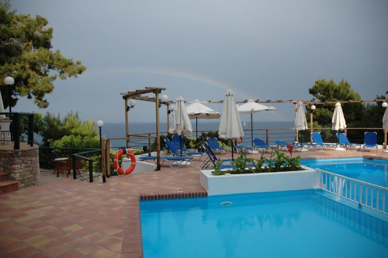 Paradise Hotel Patitiri  Bagian luar foto